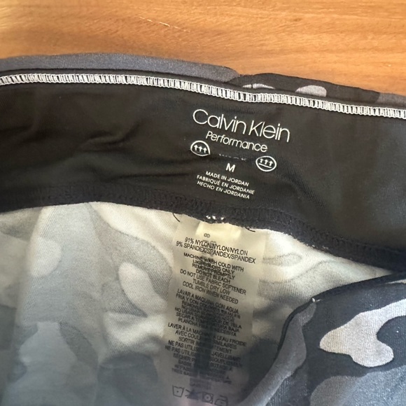 Calvin Klein Performance Pink and Black Camo High-waist Leggings size Medium - Picture 5 of 5